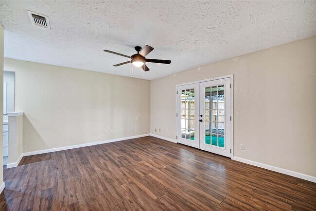 Building Photo - 711 Leicester Ln