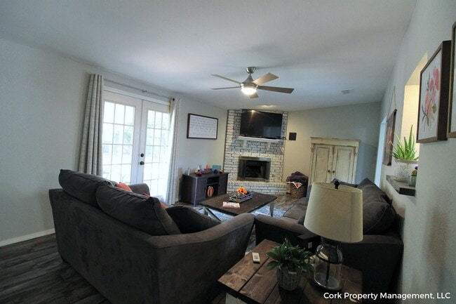 Building Photo - 1301 Del Norte Dr