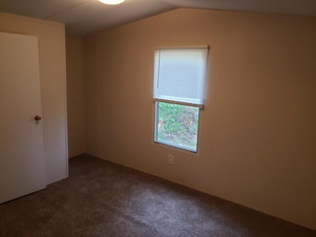 Building Photo - 135 Ransdell Ln