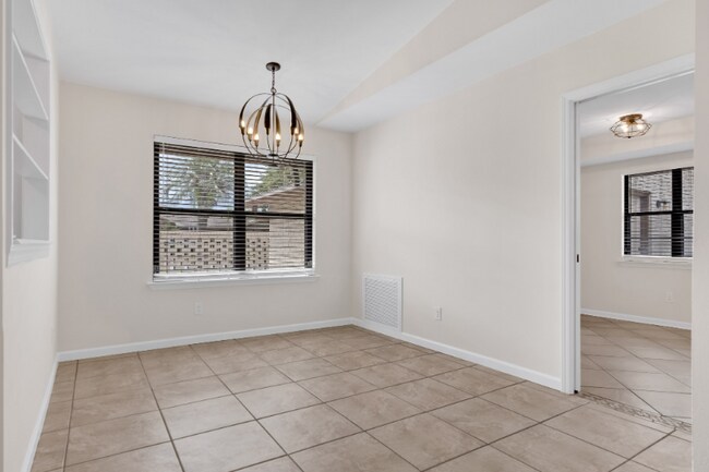 Building Photo - 967 Grand Canal St