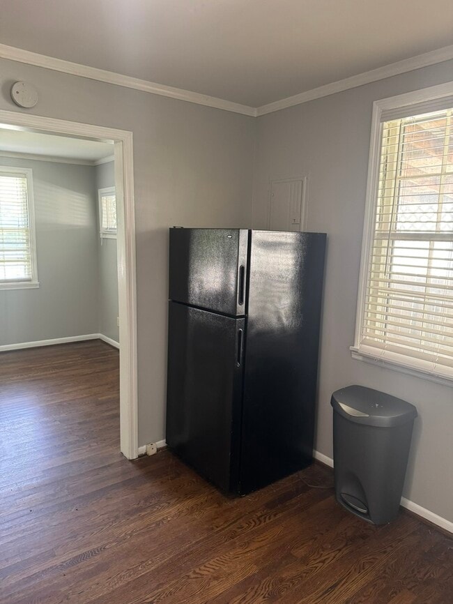 Building Photo - 600 Delray Dr