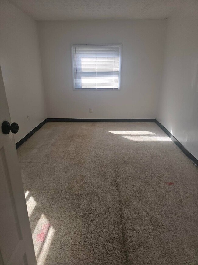 Building Photo - 2736 Applehill Ave SE