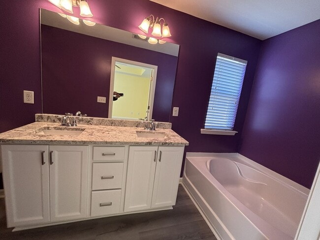 Building Photo - Gated Private Community! Spacious 3 Bedroo...