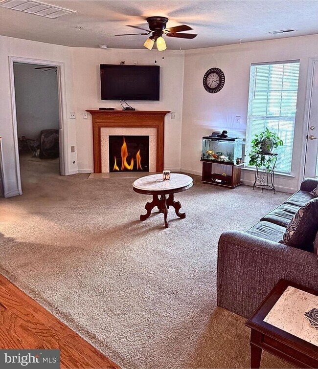 Building Photo - 45521 Westmeath way #E12