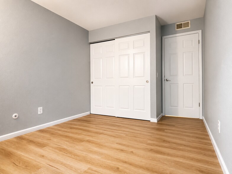 Building Photo - 9797 E Peakview Ave