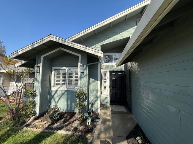 Building Photo - Newly updated 3-bedroom single story home!