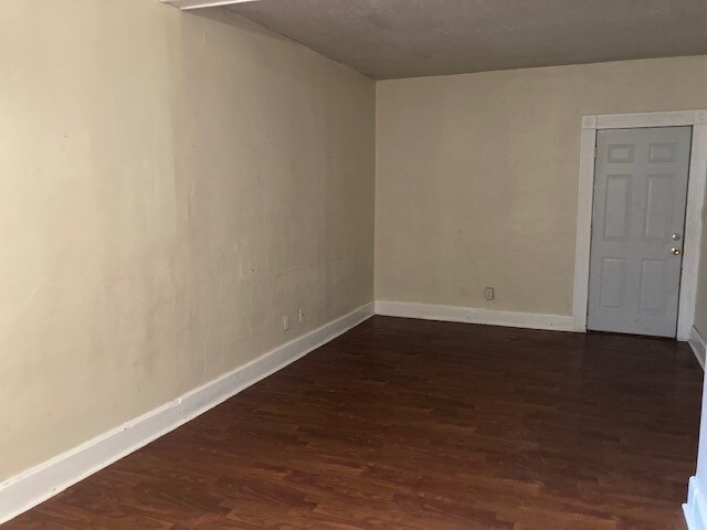 Building Photo - 611 N Adams St