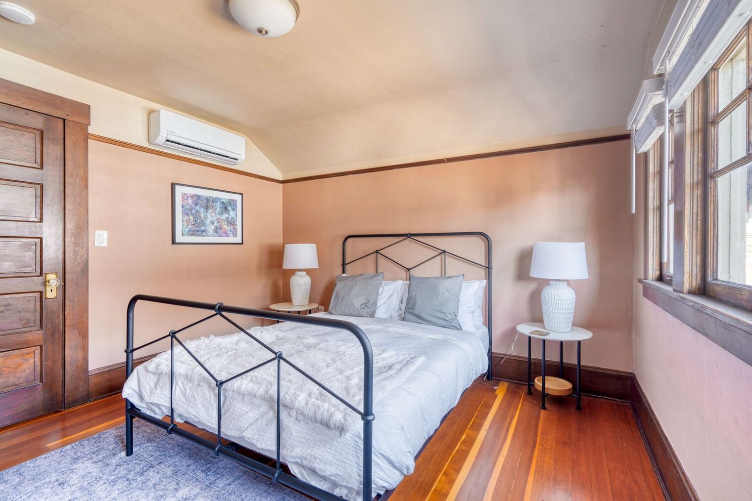 Building Photo - 2034 NE Flanders St