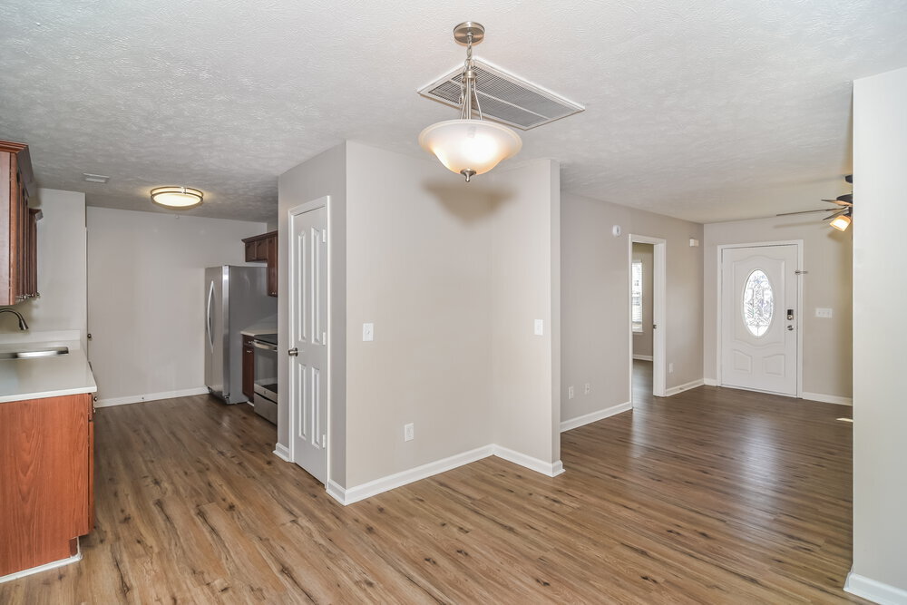 Building Photo - 3565 Mt View Ridge Dr