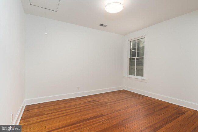 Building Photo - 1683 35th St NW