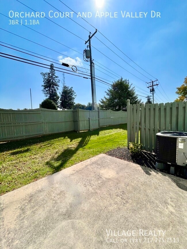 Building Photo - 302 Orchard Ct