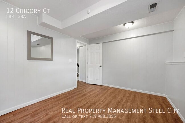 Building Photo - 12 Chicory Ct