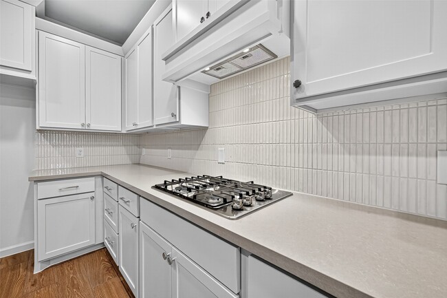 Building Photo - 5019 Bowen Pr Dr