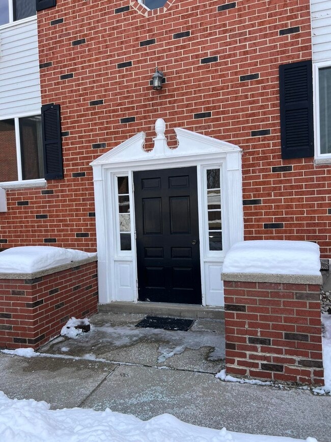 Building Photo - 255 Elmwood Ave