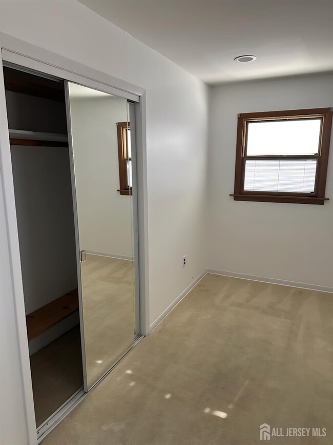 Building Photo - 182 Bloomfield Ave