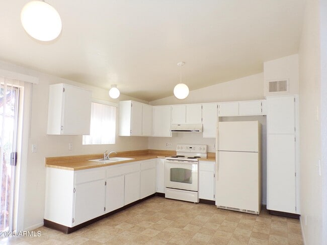 Building Photo - 500 Mallard Cir E