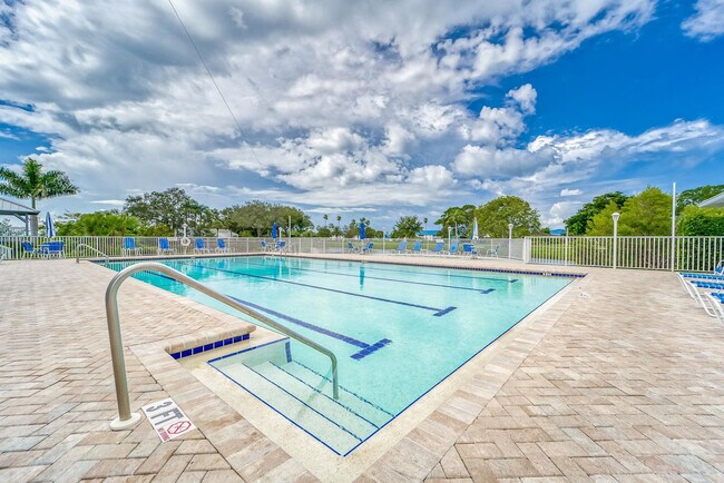Building Photo - 840 Audubon Dr