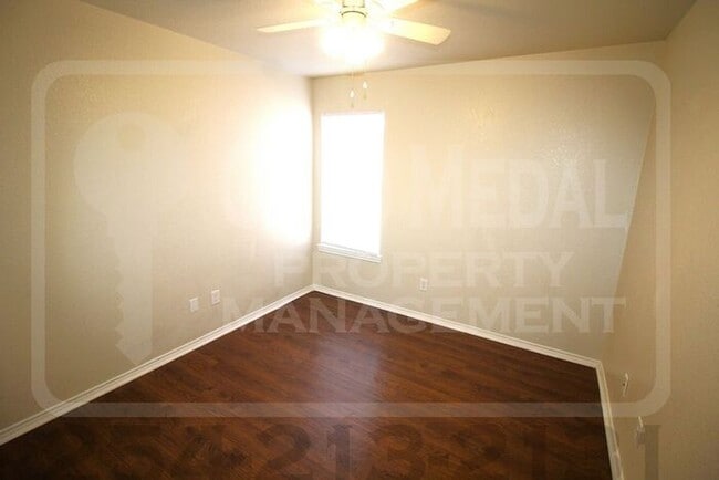 Building Photo - 3401 Barcelona Dr