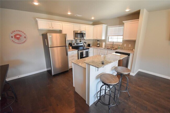 Building Photo - 2798 W Blackstone Crossing