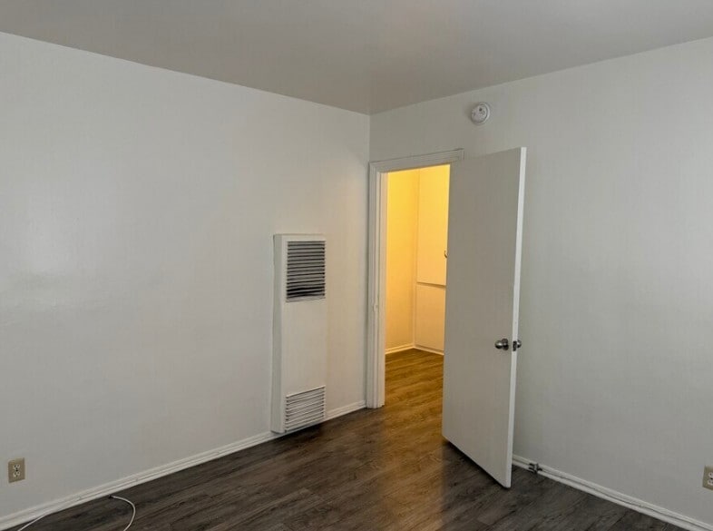Building Photo - 4182 Somerset Dr