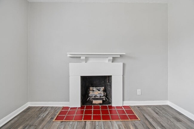 Building Photo - 375 S Chase Ave