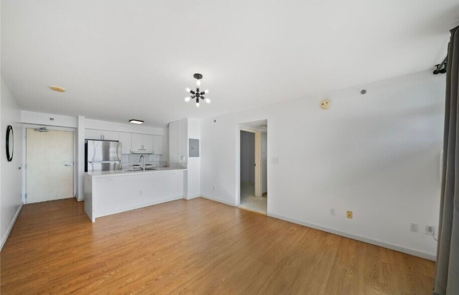 Kitchen - 215 N King St