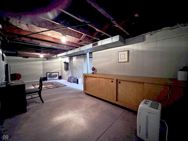 Building Photo - 850 N Butler Ave