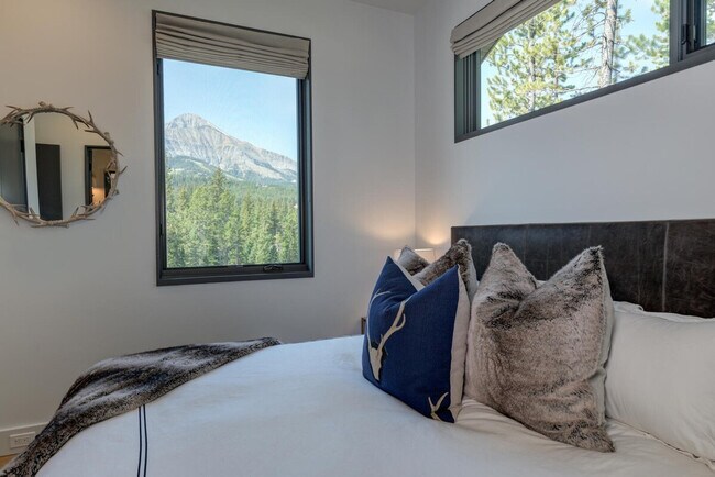 Building Photo - 17 Lakewood Dr