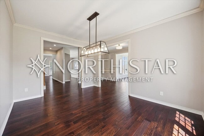 Building Photo - 2055 Ridge Pointe Dr