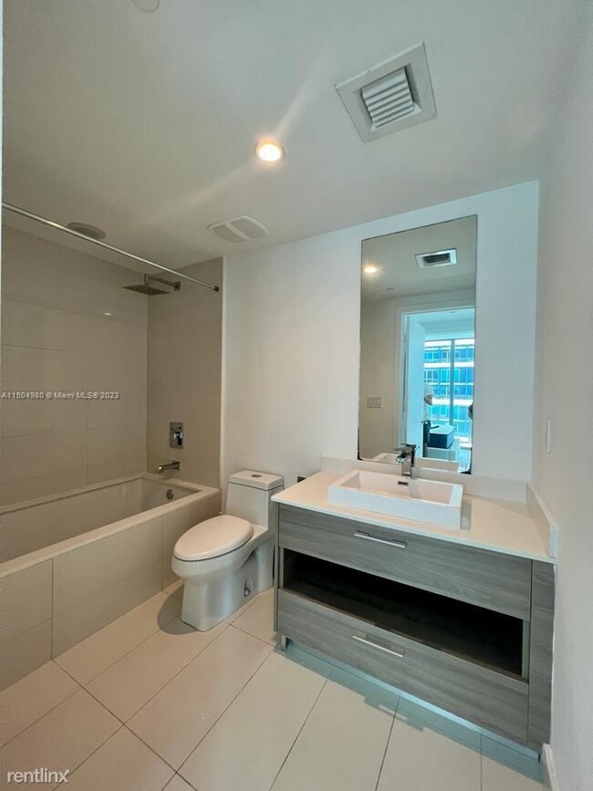 Building Photo - 1 br, 1 bath Condo - 1300 S Miami Ave Unit...