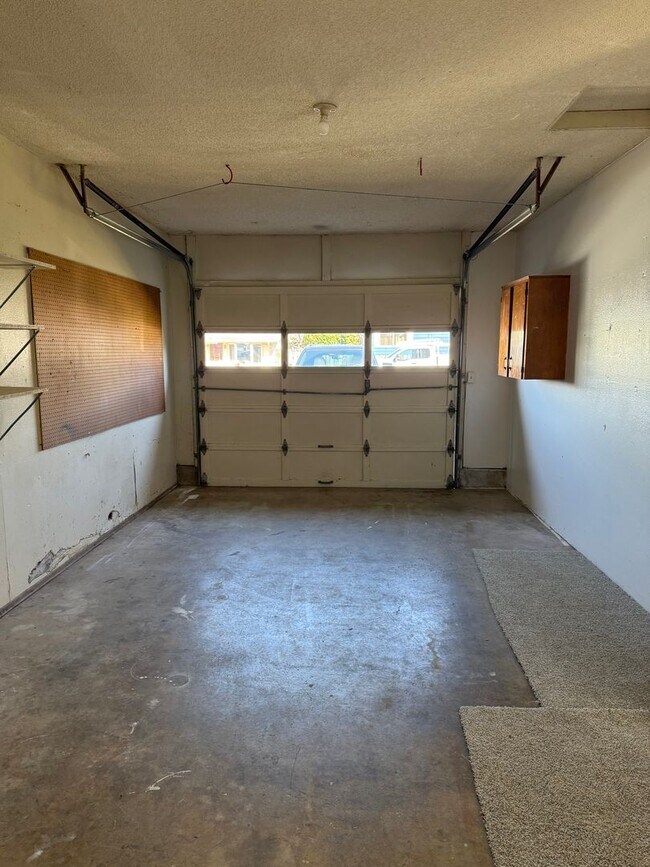 Building Photo - 2425 State St