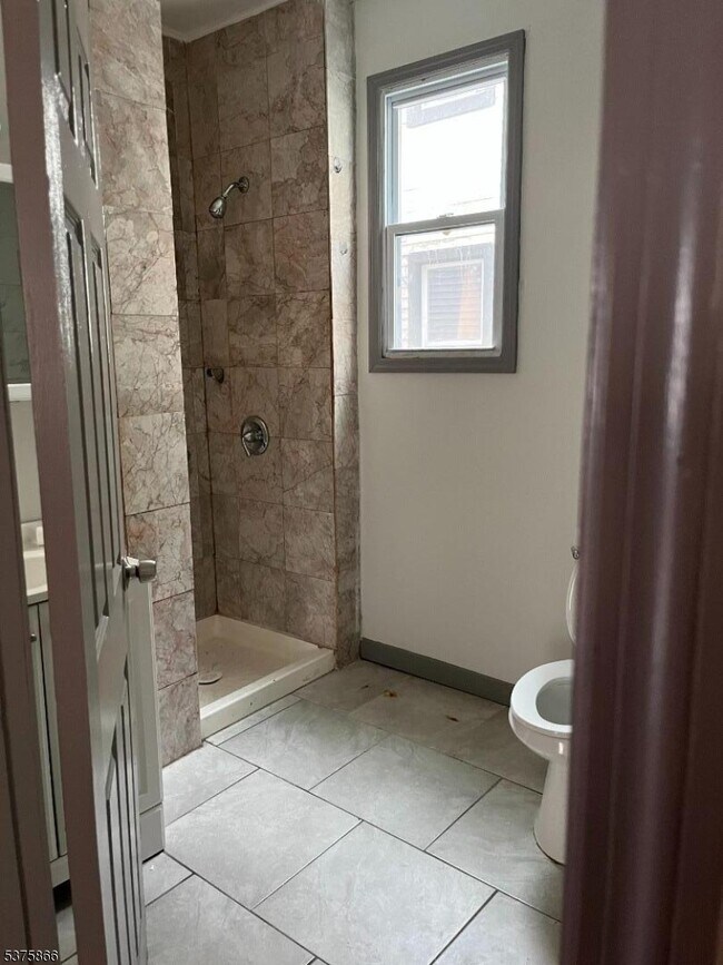 Building Photo - 253 Clinton Pl