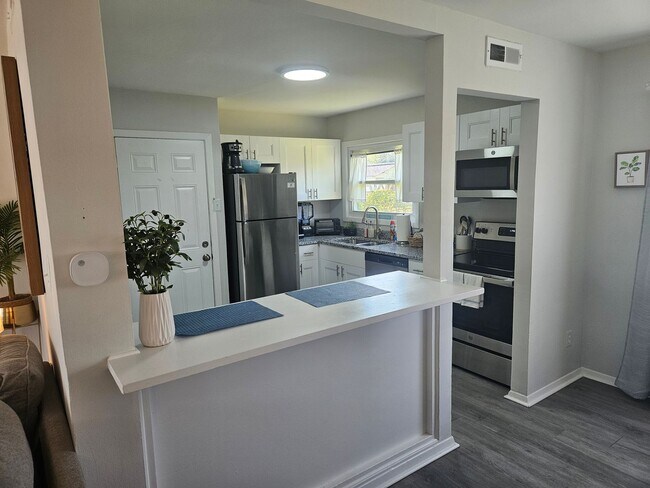 Building Photo - 2213 Wharton Ave