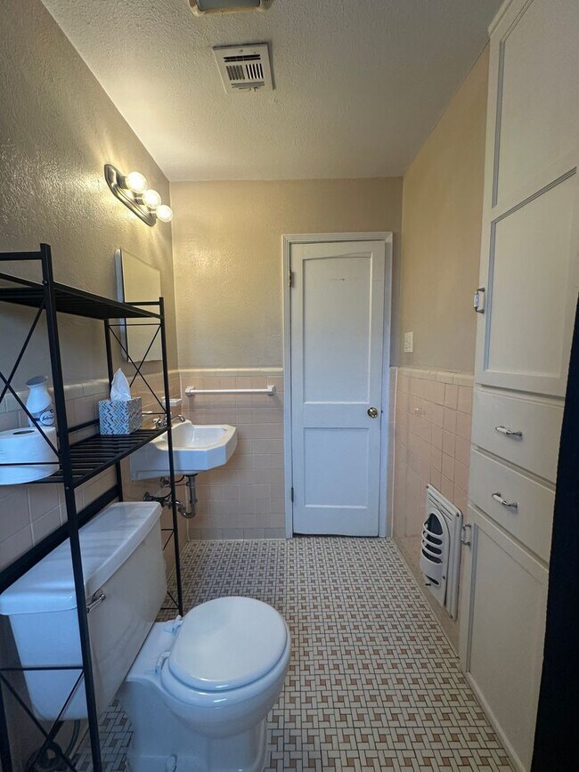 Building Photo - 332 Babb Dr