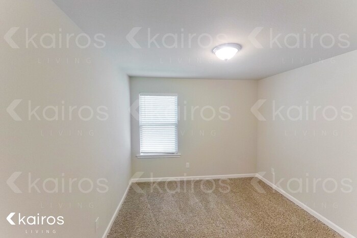 Building Photo - 118 E Broussard St