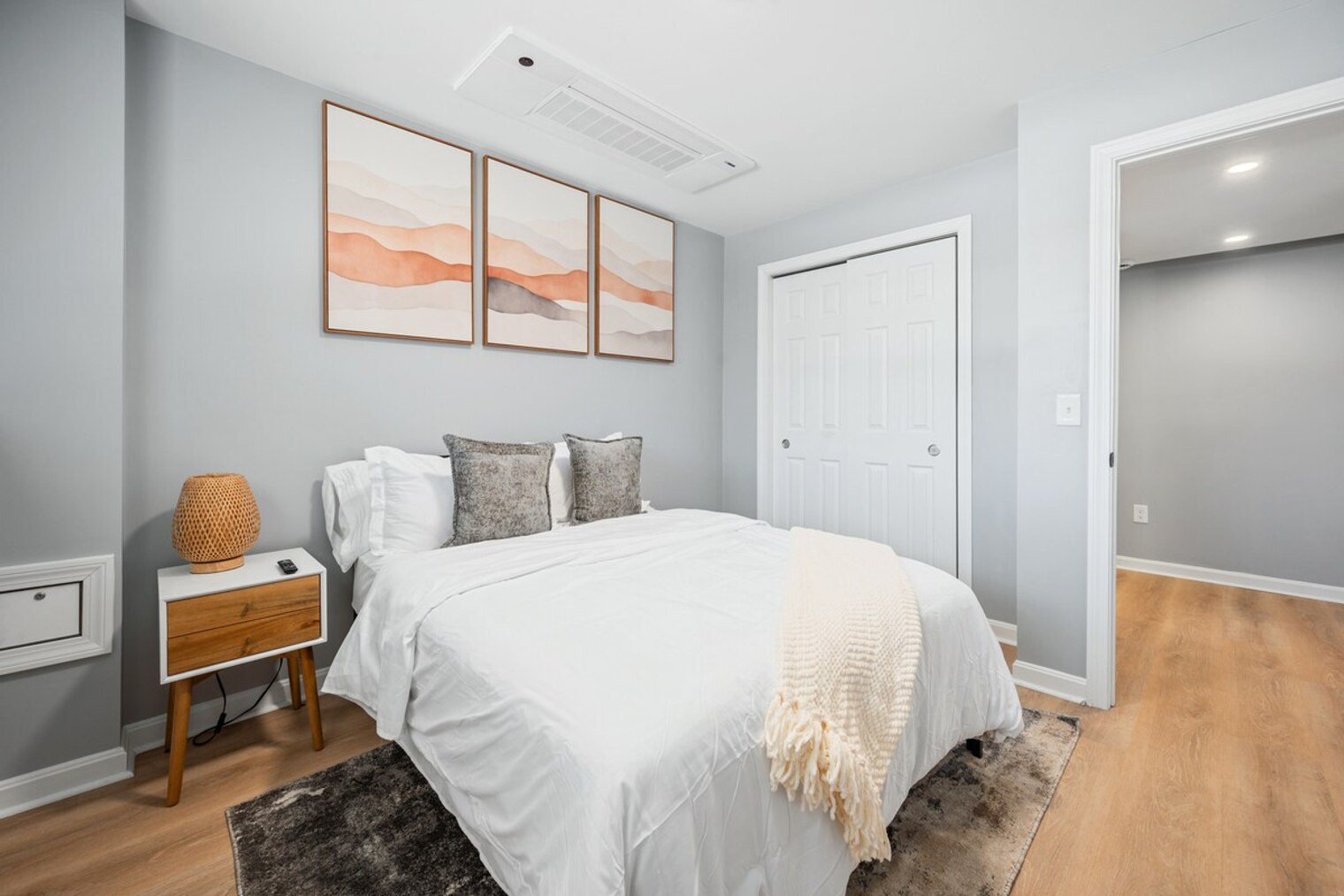 Building Photo - 81 Luna St