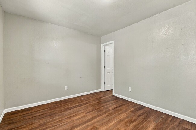 Building Photo - 3709 E 27th Pl