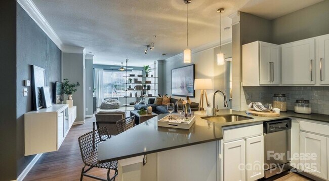 Building Photo - 14325 Plantation Park Blvd