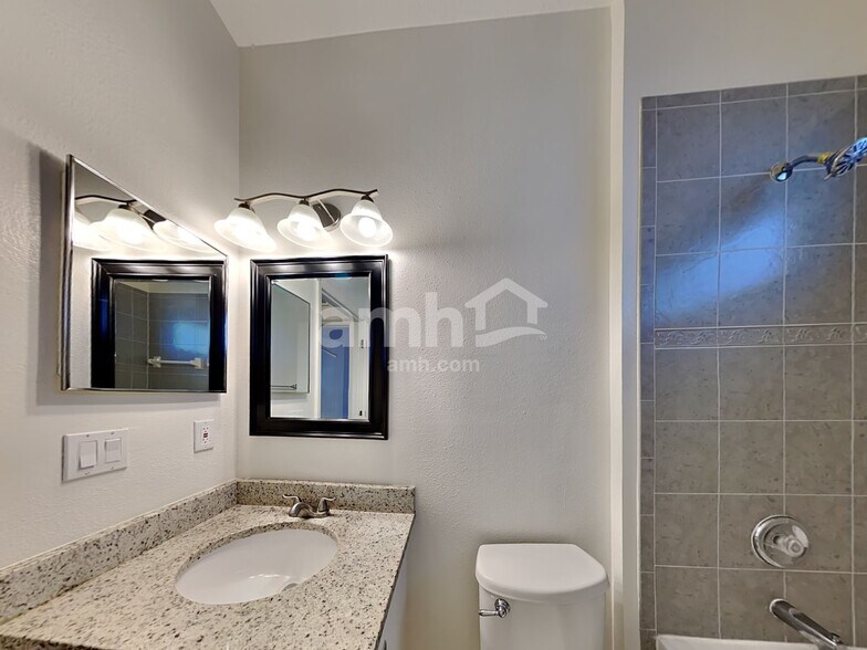 Building Photo - 8124 Diablo Ct