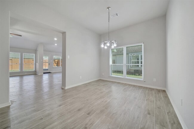 Building Photo - 19310 Young Oak St