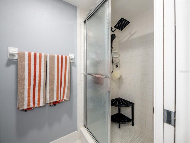 Building Photo - 120 Caryl Way