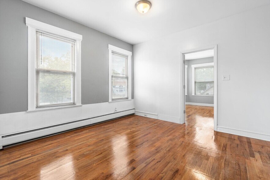 Building Photo - 156 Shepard Ave