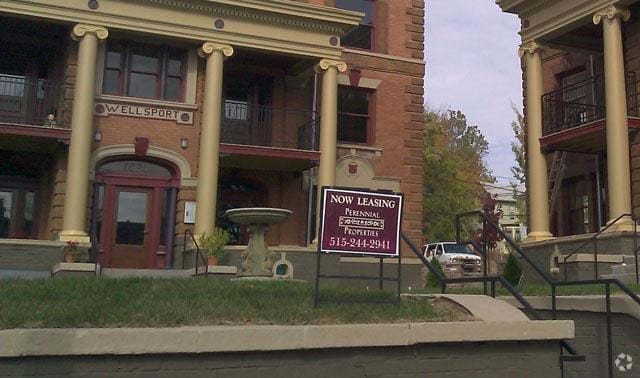 Building - Historic Wellsport Portwell Flats