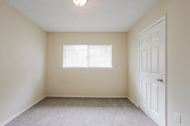 Building Photo - 20142 Misty Pines Dr