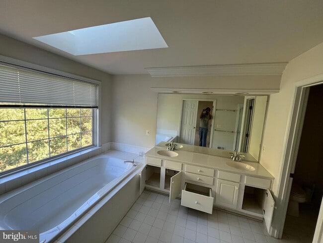 Building Photo - 13044 Rose Petal Cir