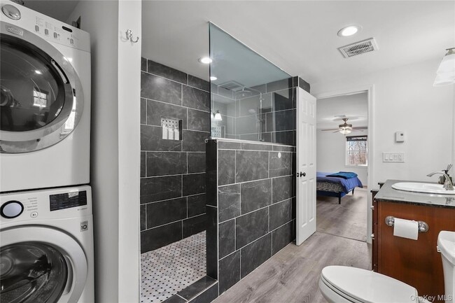 Building Photo - 10 Vernon Dr