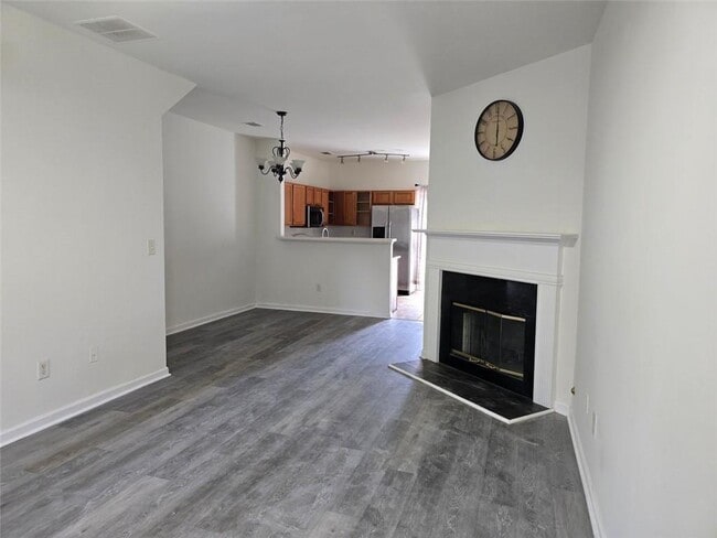 Building Photo - 1563 Cove Creek Cir