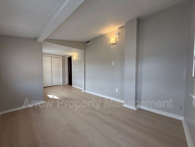 Building Photo - 2727 P St
