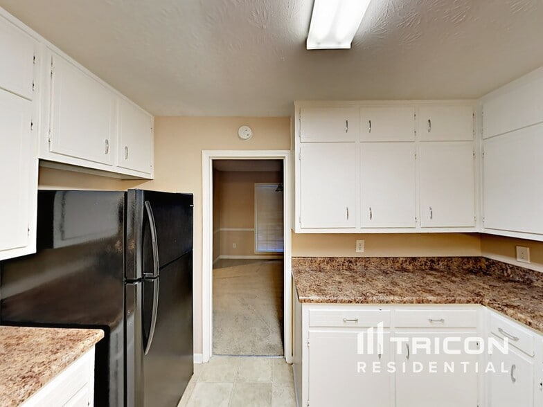 Building Photo - 815 Post Ridge Terrace