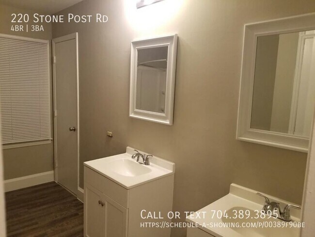Building Photo - 220 Stone Post Rd